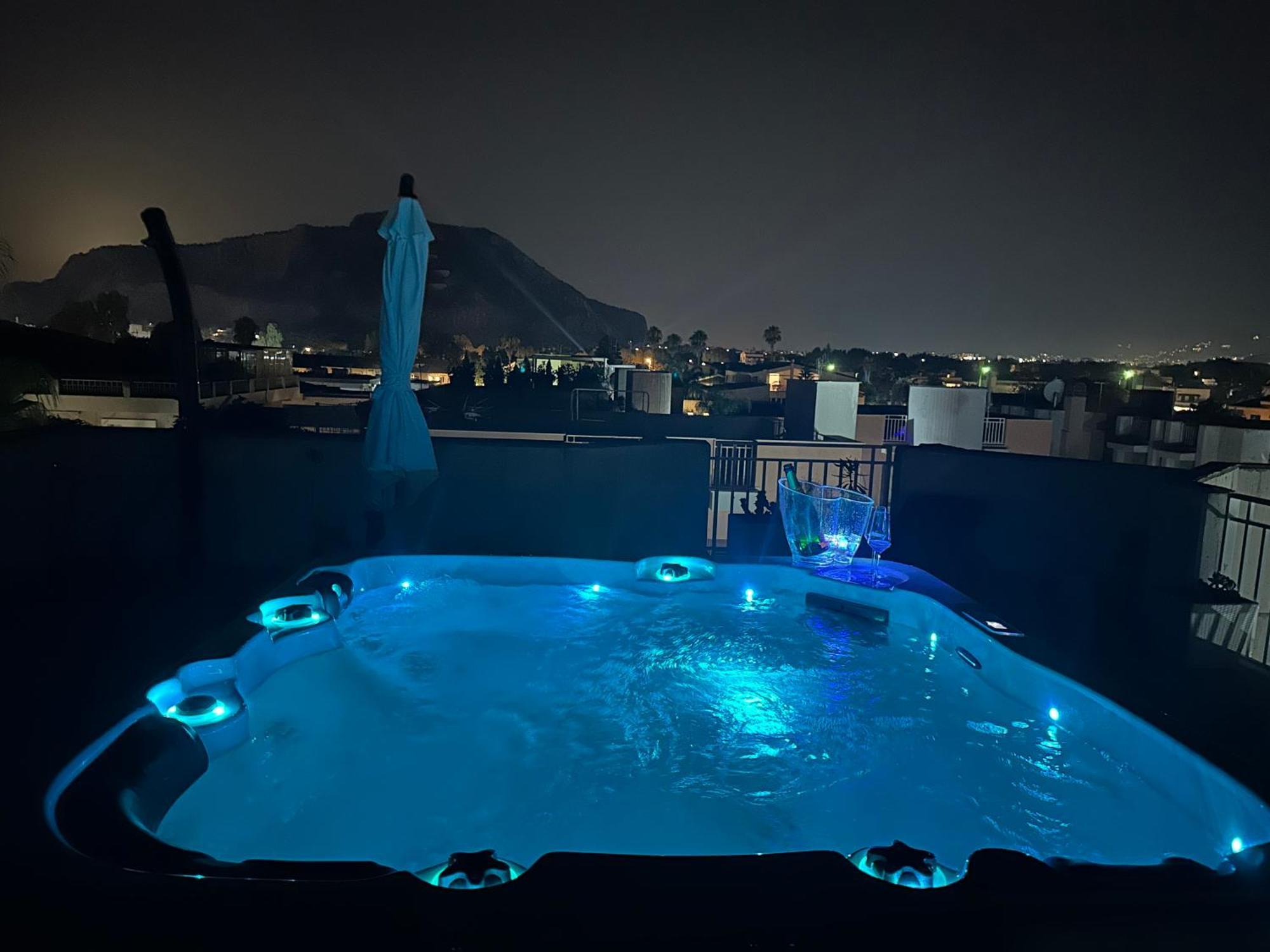 Flat With Jacuzzi - Casa Pia Apartment Mondello Ngoại thất bức ảnh